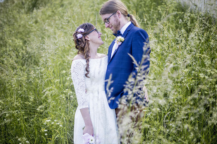 svatby_starsi_v-poli